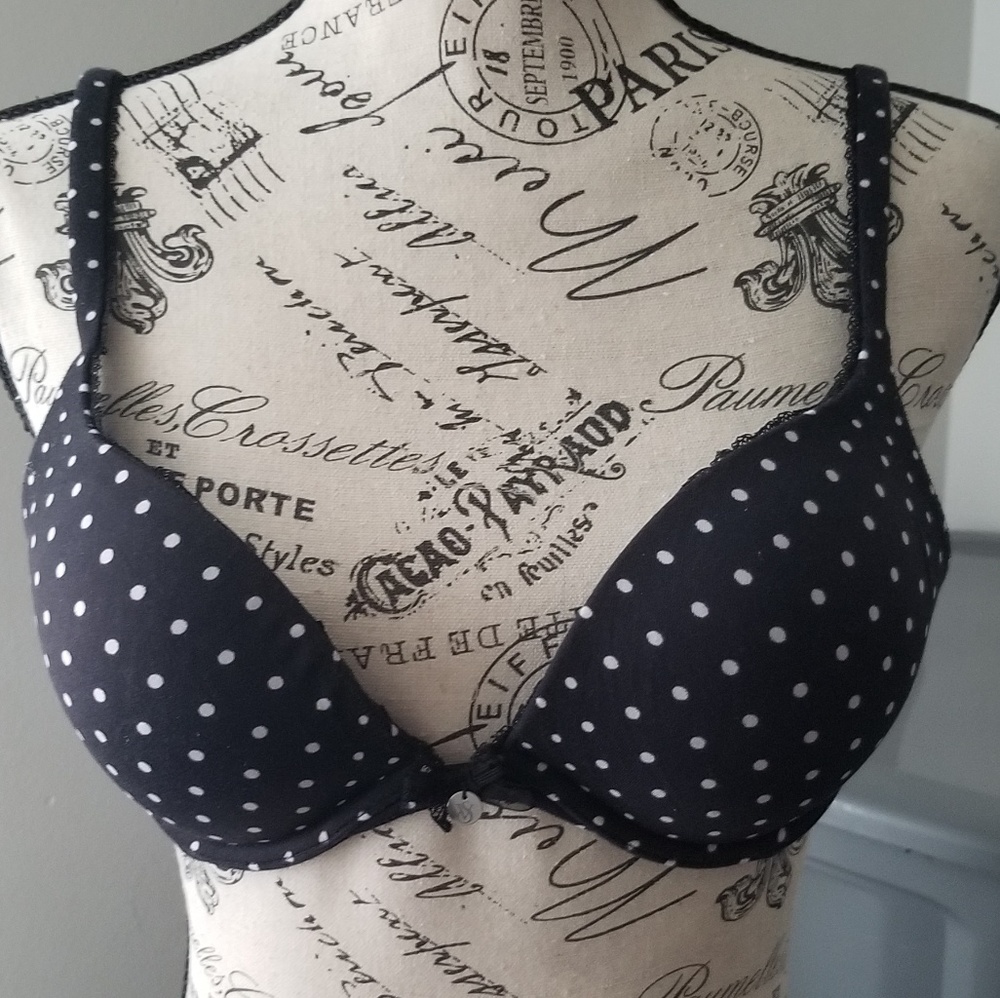 Victoria Secret Body by Victoria Pushup 34C